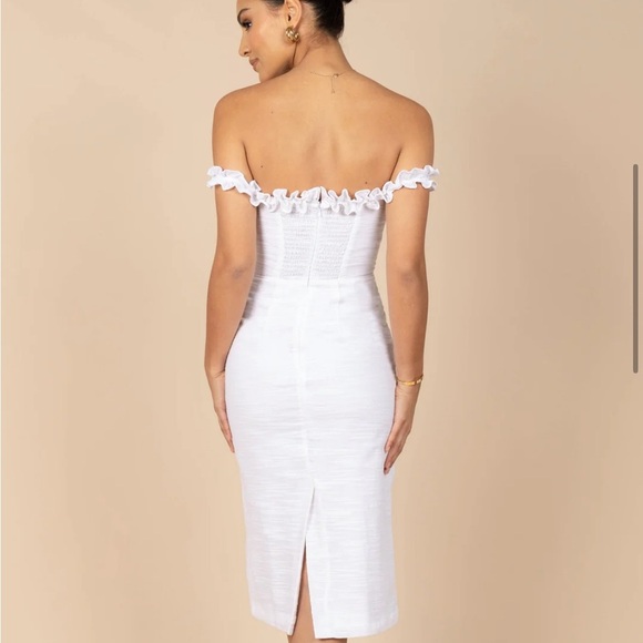 Petal+ Pup NWT Florez Dress Elegant Off-Shoulder White Dress - Picture 4 of 9
